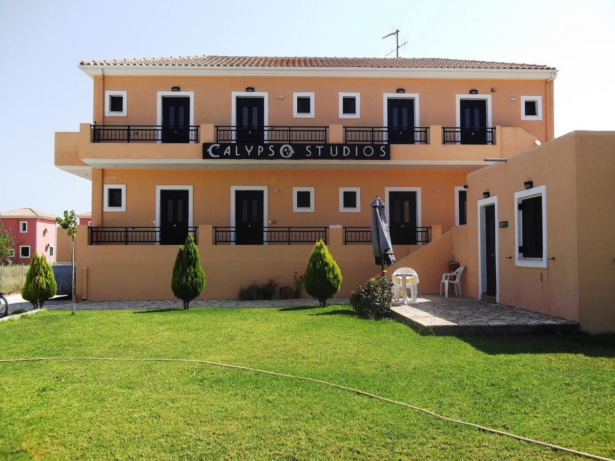 Calypso Luxury Studios Vasilikí Exterior foto